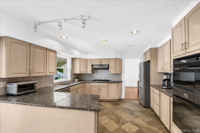 983 Palmer Avenue, Mamaroneck, NY 10543