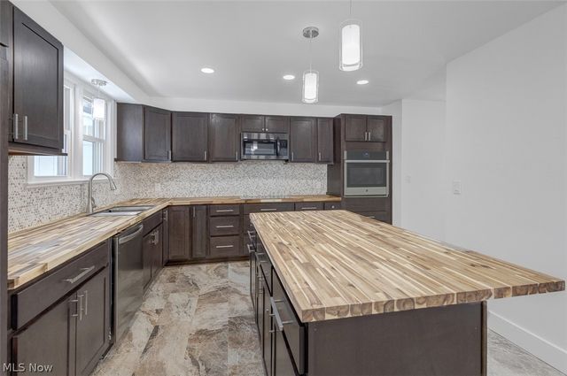 1040 Thorndale Drive, Akron, OH 44320