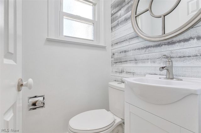 1040 Thorndale Drive, Akron, OH 44320