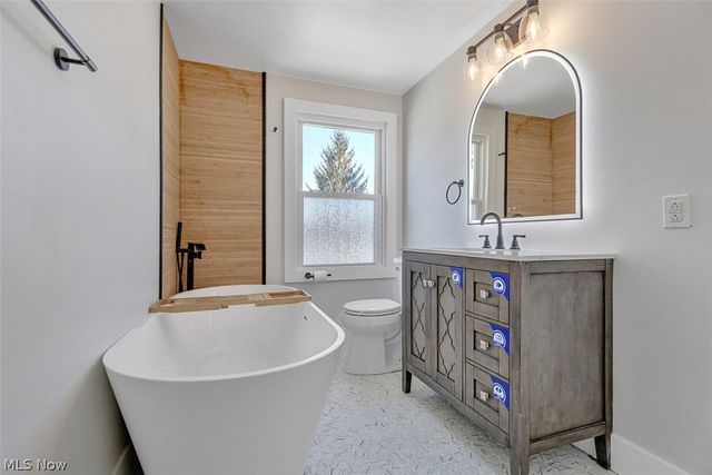 1040 Thorndale Drive, Akron, OH 44320