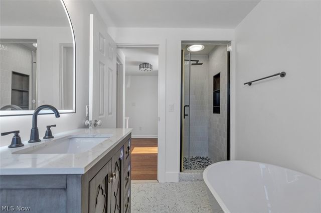 1040 Thorndale Drive, Akron, OH 44320