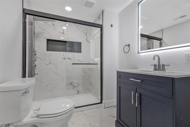 1040 Thorndale Drive, Akron, OH 44320