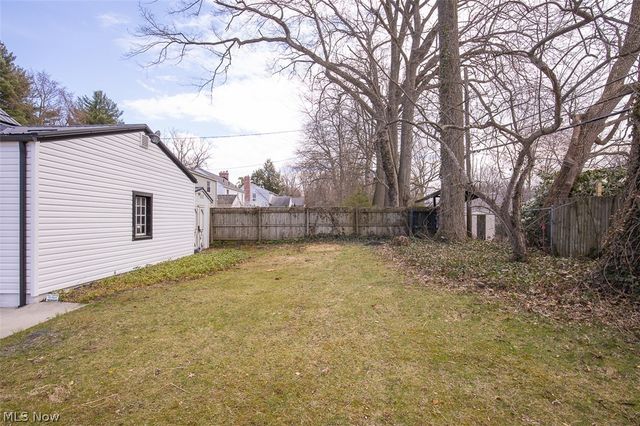 1040 Thorndale Drive, Akron, OH 44320