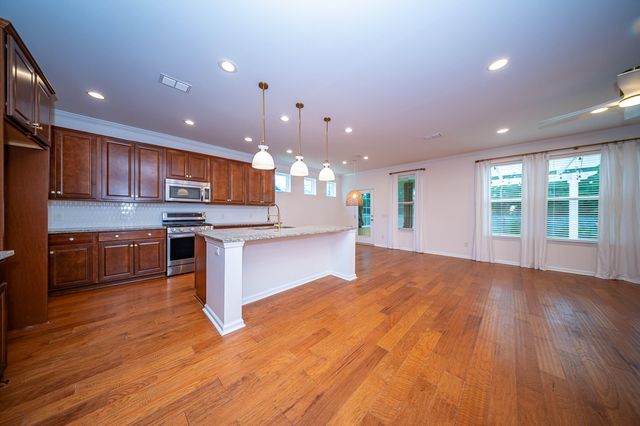 204 Buttercup Lane, Summerville, SC 29486