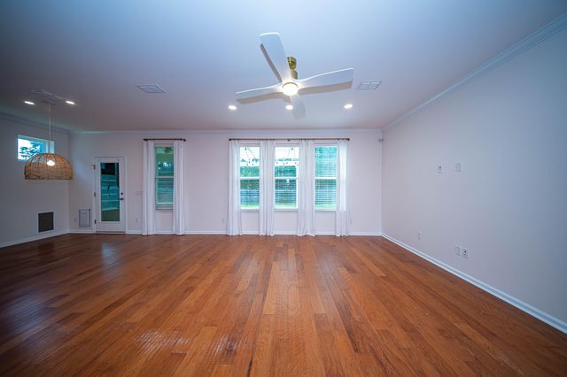 204 Buttercup Lane, Summerville, SC 29486