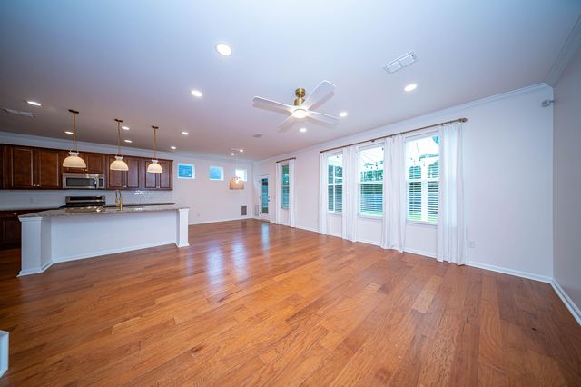 204 Buttercup Lane, Summerville, SC 29486