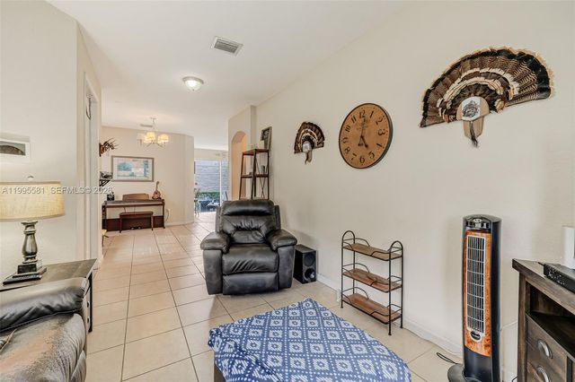 936 NE 29th Ter, Homestead, FL 33033