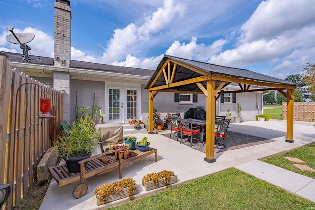 8955 Telephone Road, Chandler, IN 47610