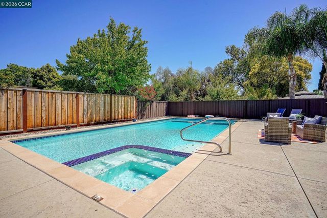 69 Fordham Ct, Pleasant Hill, CA 94523