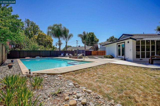 69 Fordham Ct, Pleasant Hill, CA 94523