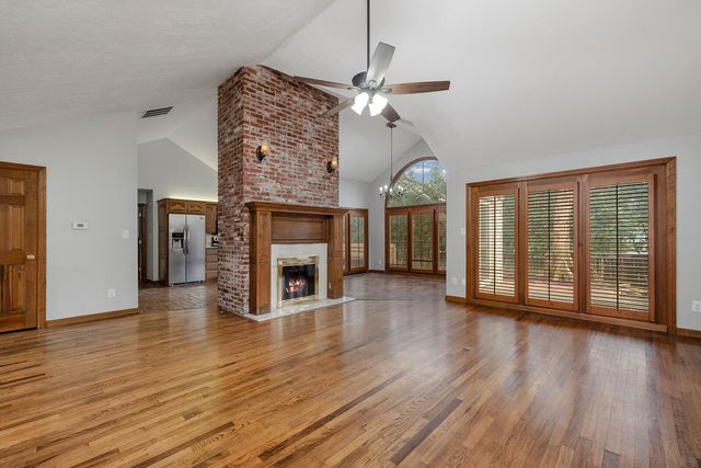 3534 E Whitehall Drive, Springfield, MO 65809