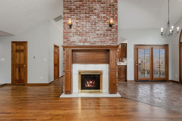 3534 E Whitehall Drive, Springfield, MO 65809