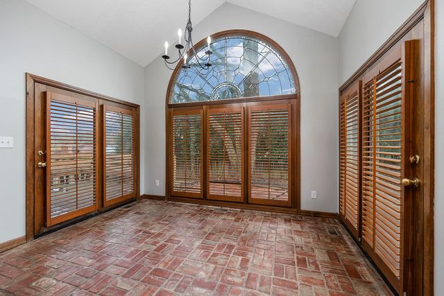 3534 E Whitehall Drive, Springfield, MO 65809