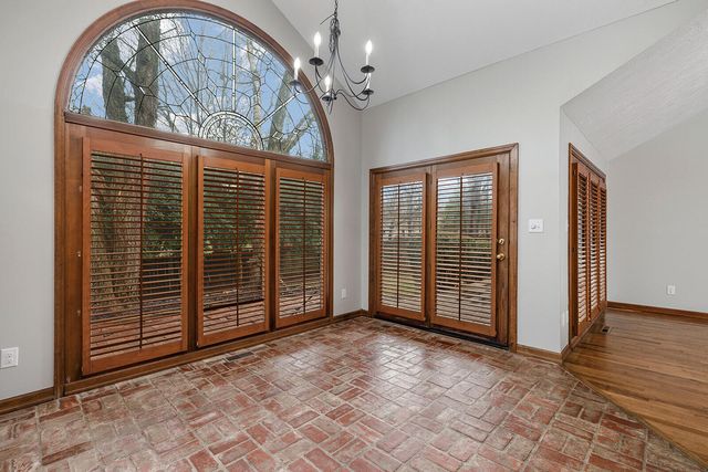 3534 E Whitehall Drive, Springfield, MO 65809