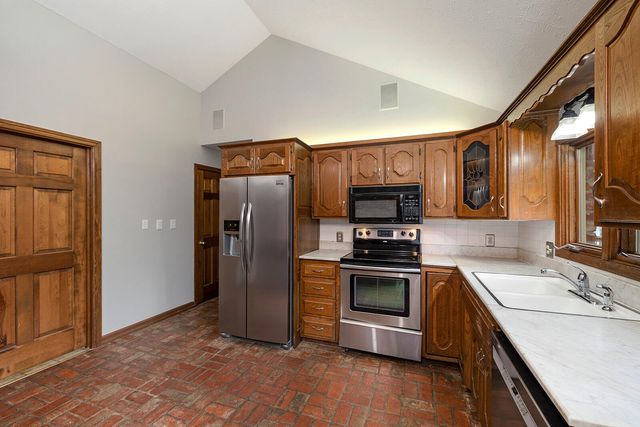 3534 E Whitehall Drive, Springfield, MO 65809