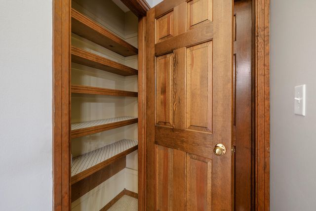 3534 E Whitehall Drive, Springfield, MO 65809