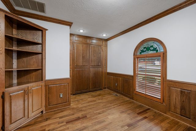 3534 E Whitehall Drive, Springfield, MO 65809