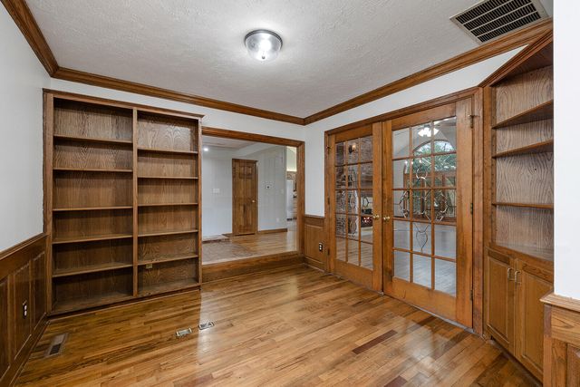 3534 E Whitehall Drive, Springfield, MO 65809