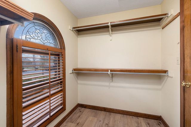 3534 E Whitehall Drive, Springfield, MO 65809