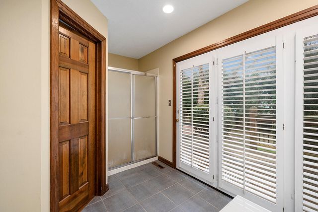 3534 E Whitehall Drive, Springfield, MO 65809