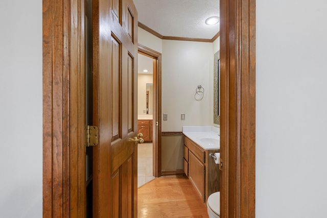 3534 E Whitehall Drive, Springfield, MO 65809