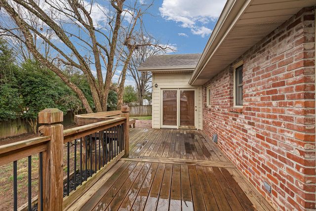 3534 E Whitehall Drive, Springfield, MO 65809