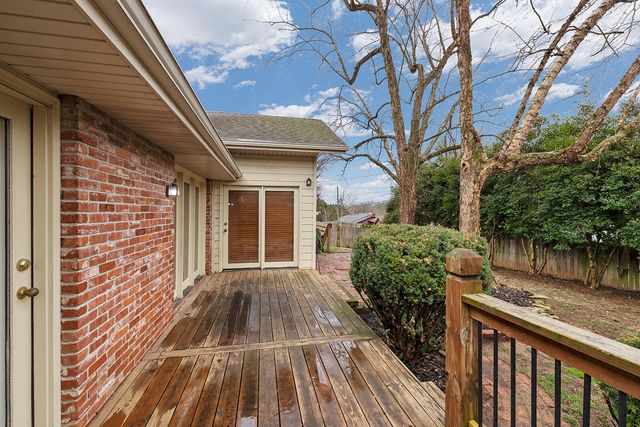 3534 E Whitehall Drive, Springfield, MO 65809