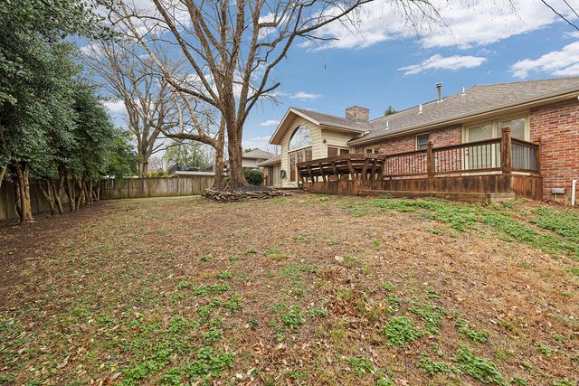 3534 E Whitehall Drive, Springfield, MO 65809