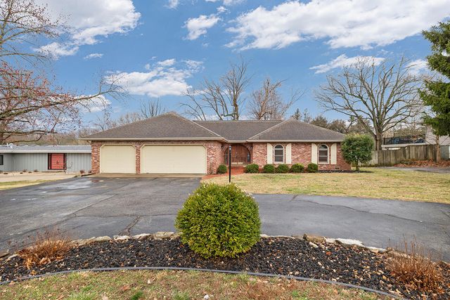3534 E Whitehall Drive, Springfield, MO 65809