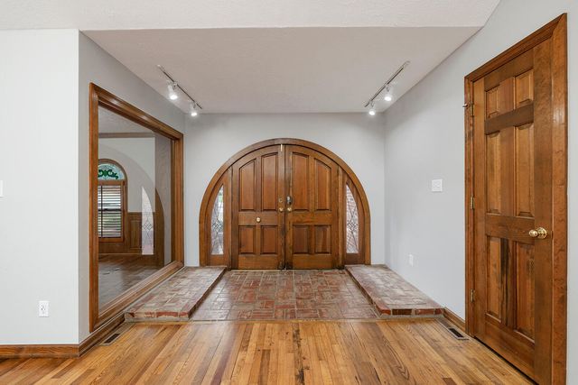 3534 E Whitehall Drive, Springfield, MO 65809