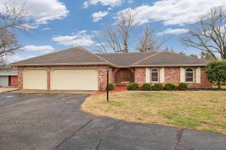 3534 E Whitehall Drive, Springfield, MO 65809