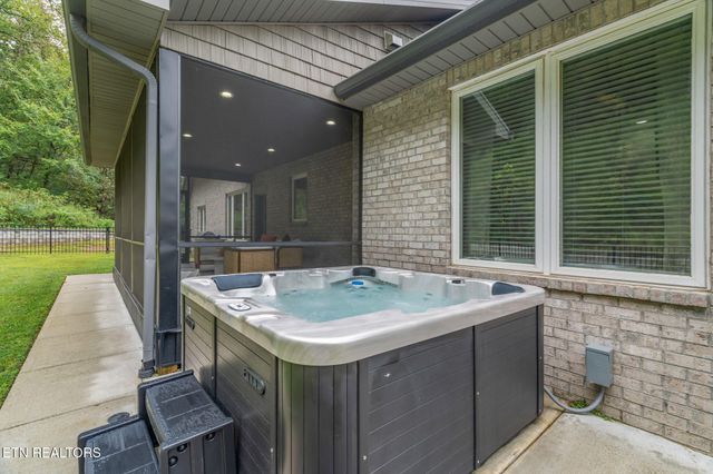 3307 Greenway Drive, Knoxville, TN 37918