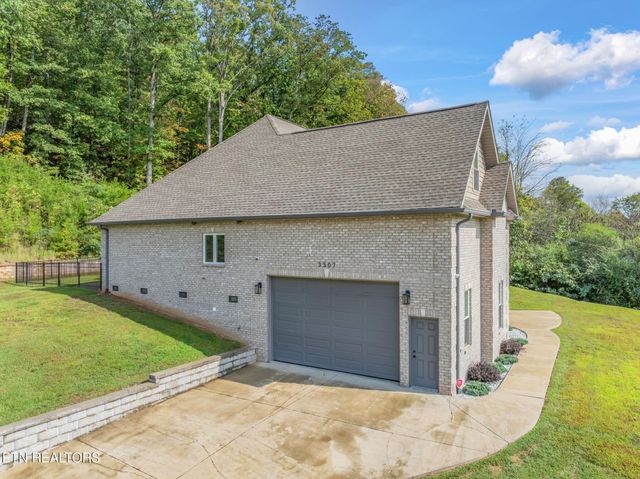 3307 Greenway Drive, Knoxville, TN 37918