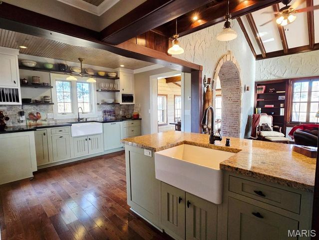 335 Westwood Drive, Houston, MO 65483