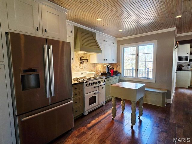 335 Westwood Drive, Houston, MO 65483