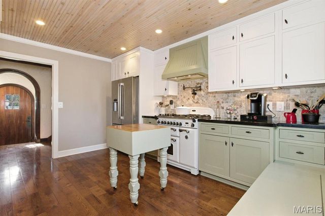 335 Westwood Drive, Houston, MO 65483