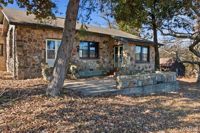 335 Westwood Drive, Houston, MO 65483