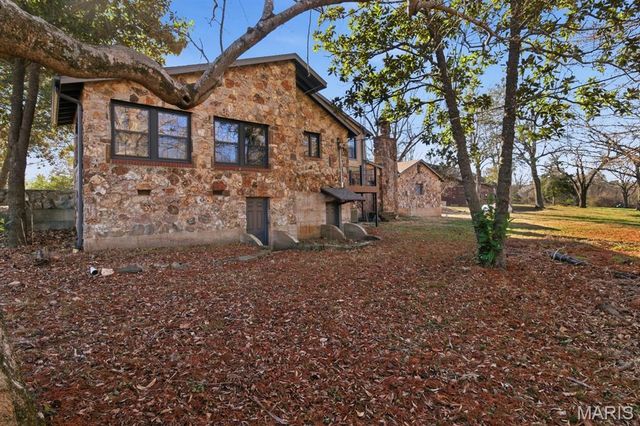 335 Westwood Drive, Houston, MO 65483