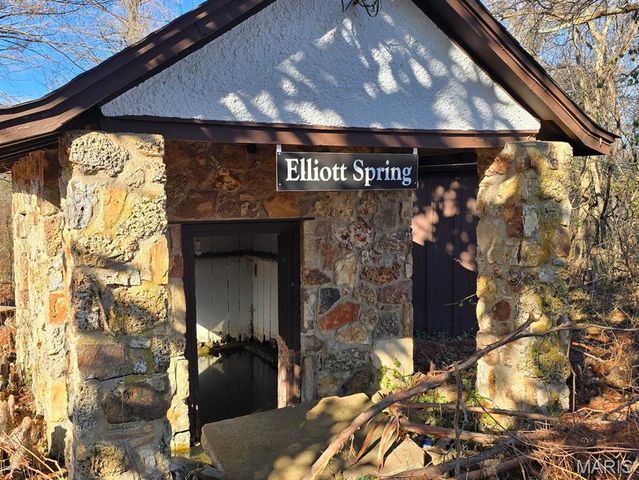 335 Westwood Drive, Houston, MO 65483