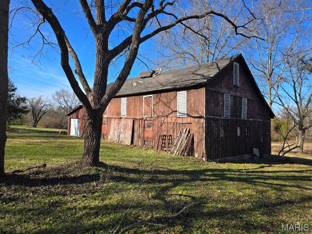 335 Westwood Drive, Houston, MO 65483