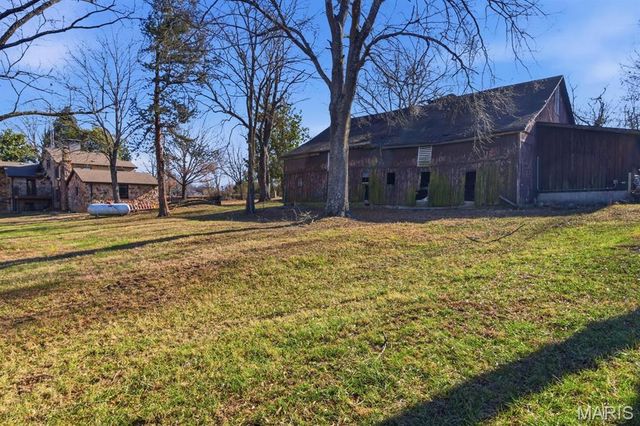 335 Westwood Drive, Houston, MO 65483