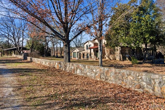 335 Westwood Drive, Houston, MO 65483