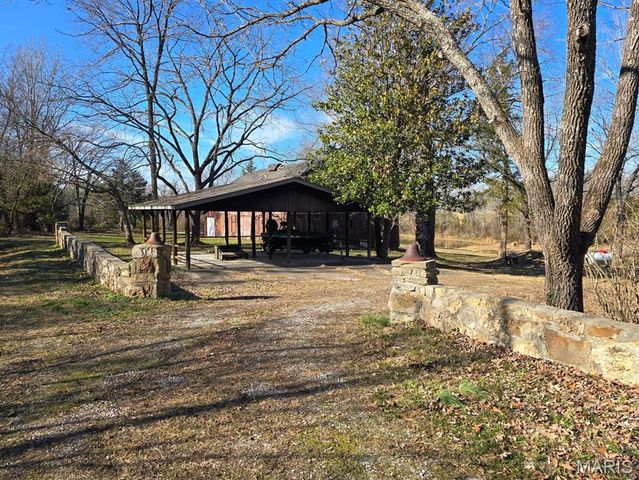 335 Westwood Drive, Houston, MO 65483