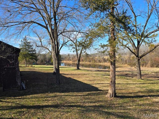 335 Westwood Drive, Houston, MO 65483