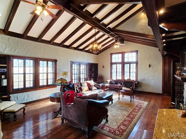 335 Westwood Drive, Houston, MO 65483