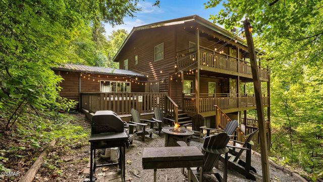 1318 N Baden Drive, Gatlinburg, TN 37738