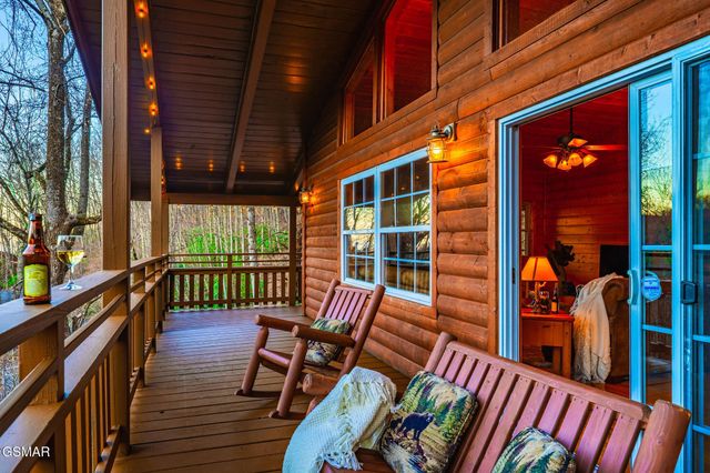 1318 N Baden Drive, Gatlinburg, TN 37738