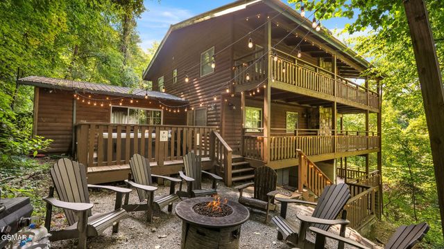 1318 N Baden Drive, Gatlinburg, TN 37738