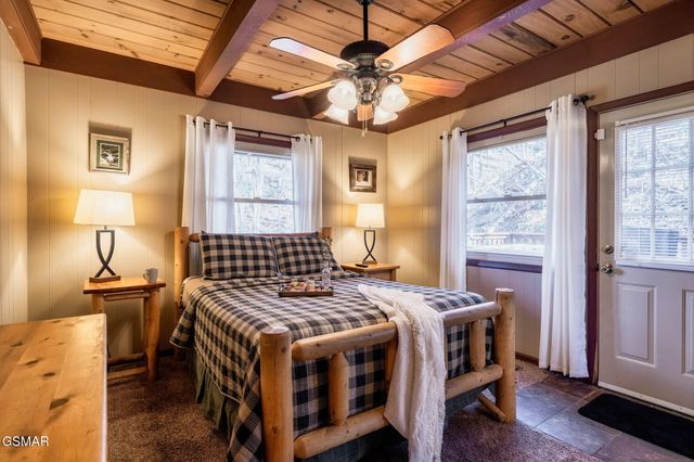 1318 N Baden Drive, Gatlinburg, TN 37738