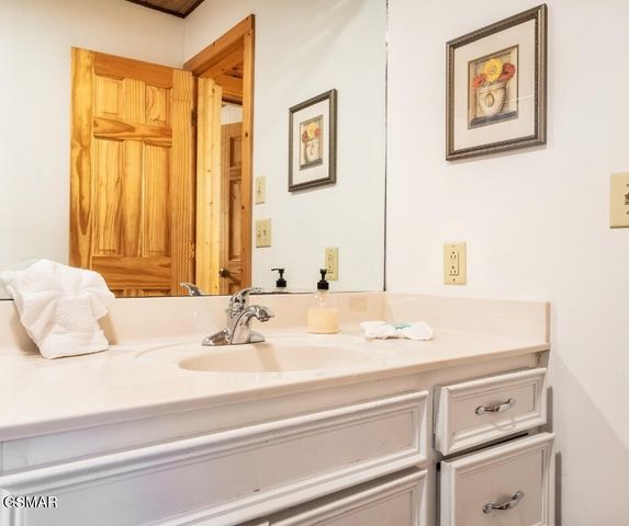 1318 N Baden Drive, Gatlinburg, TN 37738